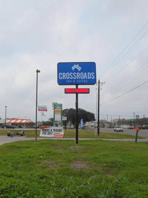 Crossroads Inn & Suites