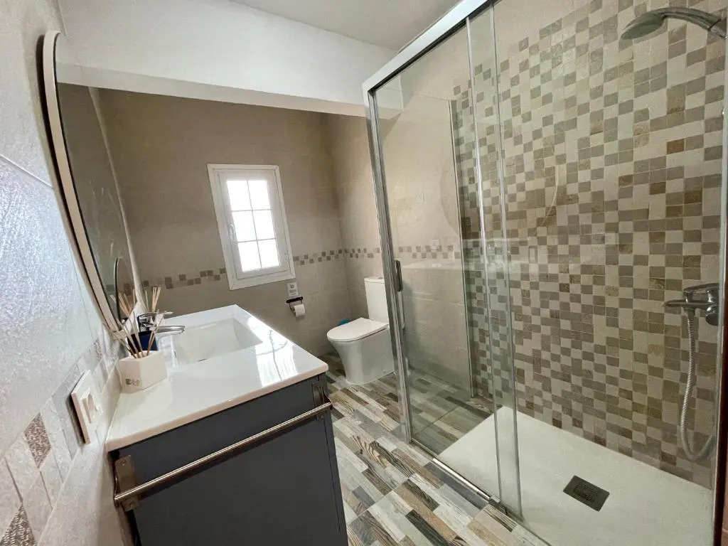 Villa Blanca Tenerife - Private rooms - Terrace and BBQ, 5 minutes from the beach and airport