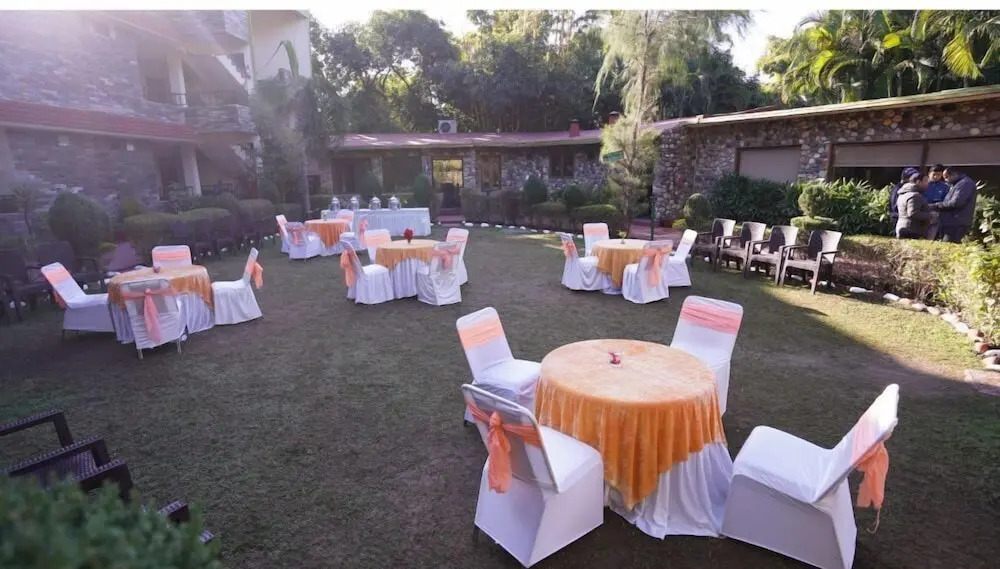 HR Dukes Den Resort