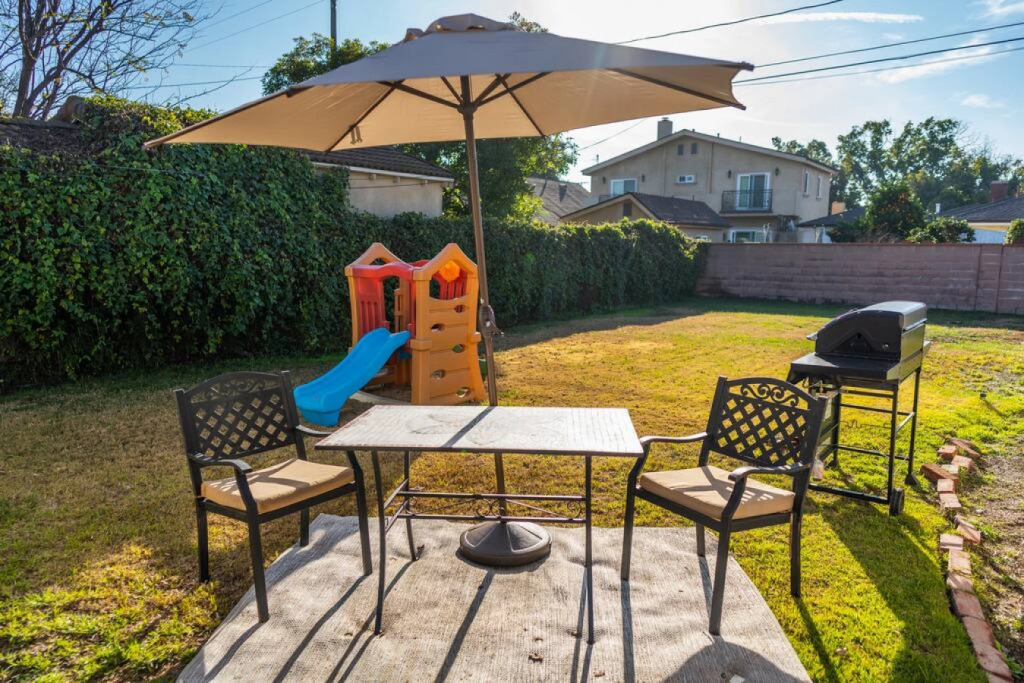 Updated Well-Appointed 3-Bedroom Home In Beautiful Burbank Neighborhood  (P49)