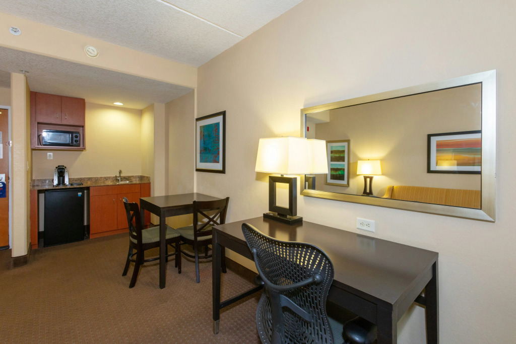 Holiday Inn Express & Suites Jacksonville Airport by IHG