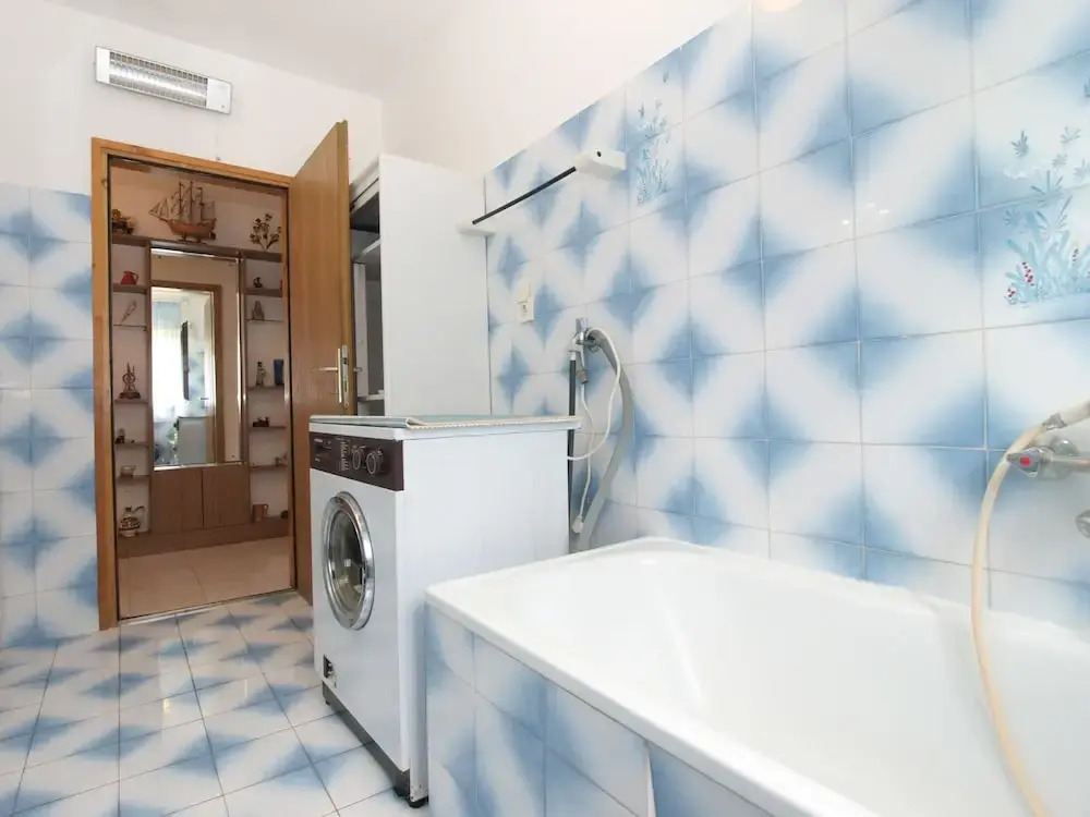 Apartment 1644