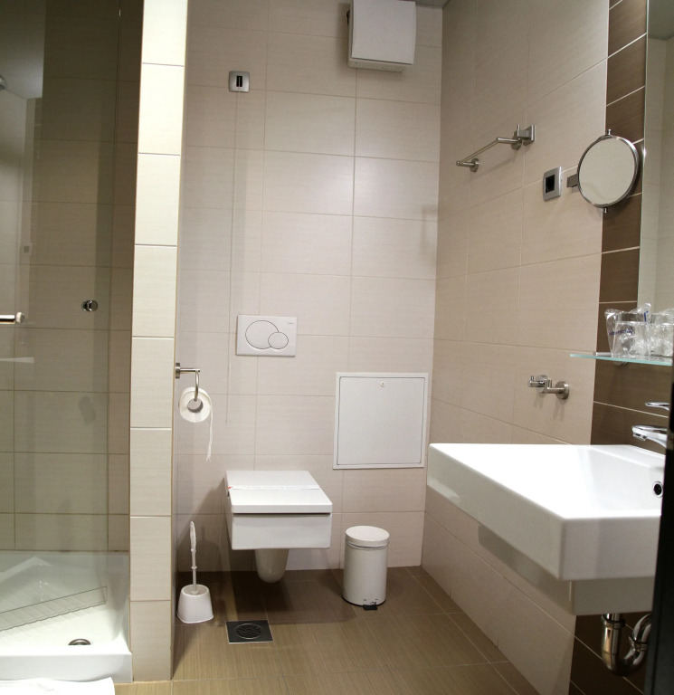 Nitro Rooms