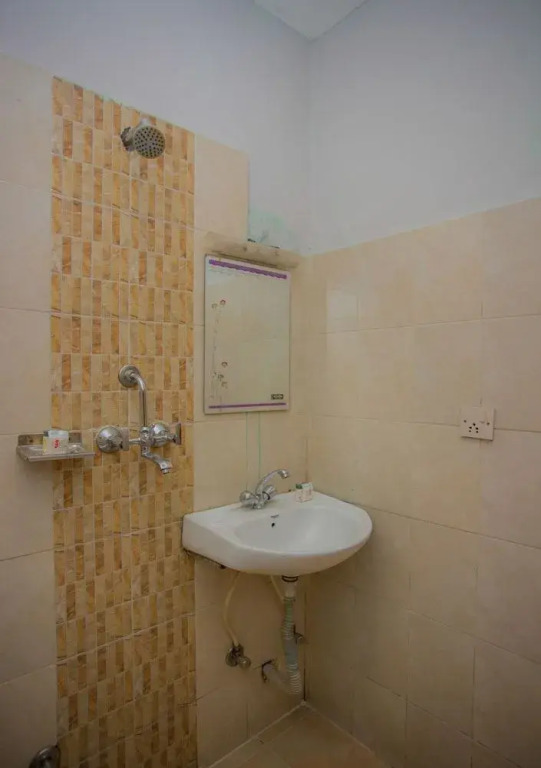 OYO 266 Hotel Grand Stupa