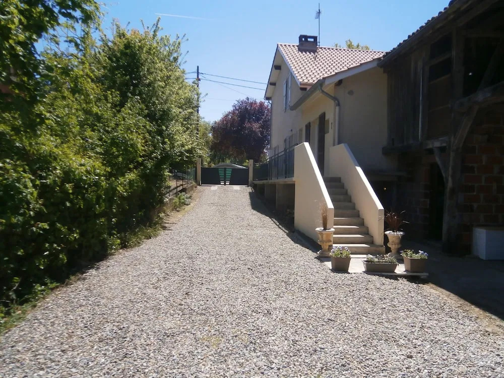 No 5 Plaisance