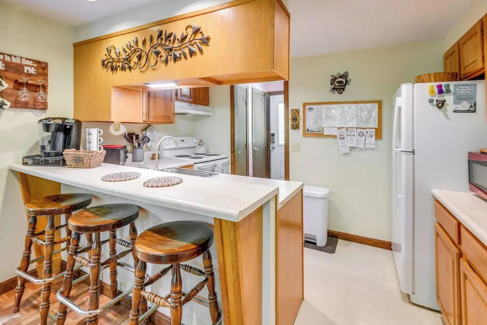 New Hampshire Vacation Rental - Walk to Beach!