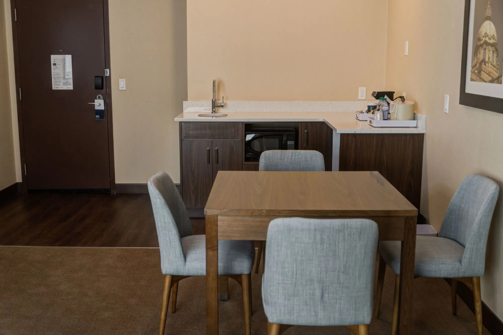 Four Points by Sheraton Sherwood Park