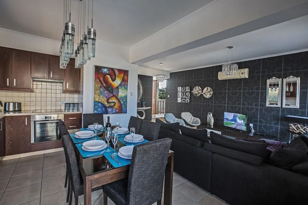 Tonia Seaview Villas