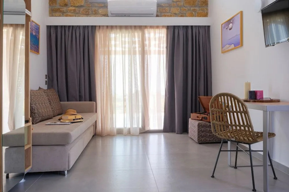 Akrolithos Luxury Suites & Spa