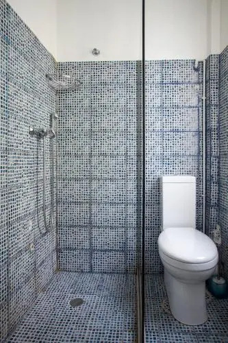 Central Apt Private Balcony & Rooftop Access - CT1