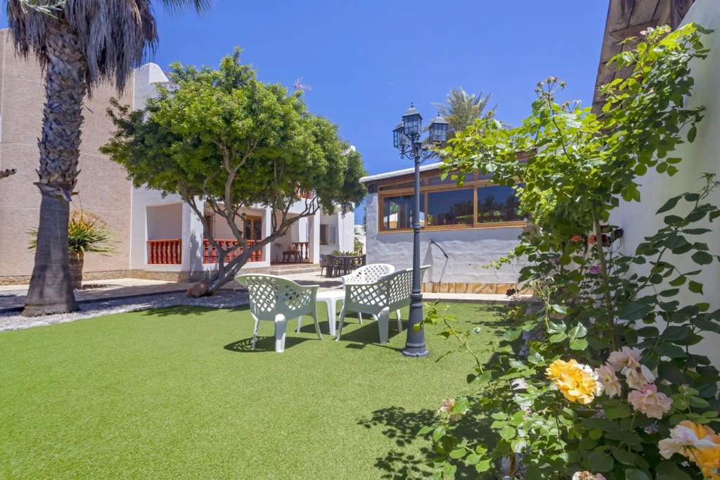 Villa in Ibiza Town with private pool, sleeps 9 - Villa Mali
