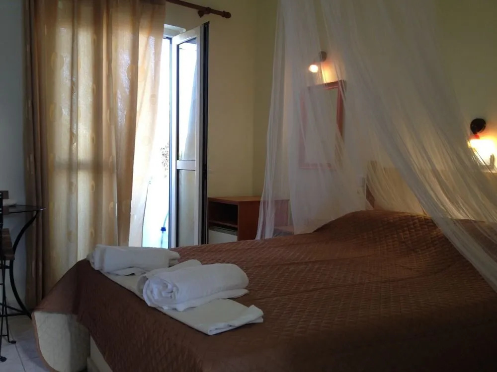 Kostas Rooms & Apartments