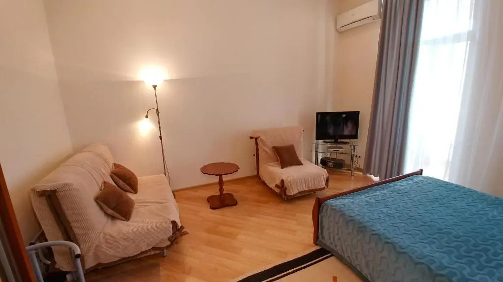 One-Room 3 Kostelna Str. On Maidane Nezalezhnosti