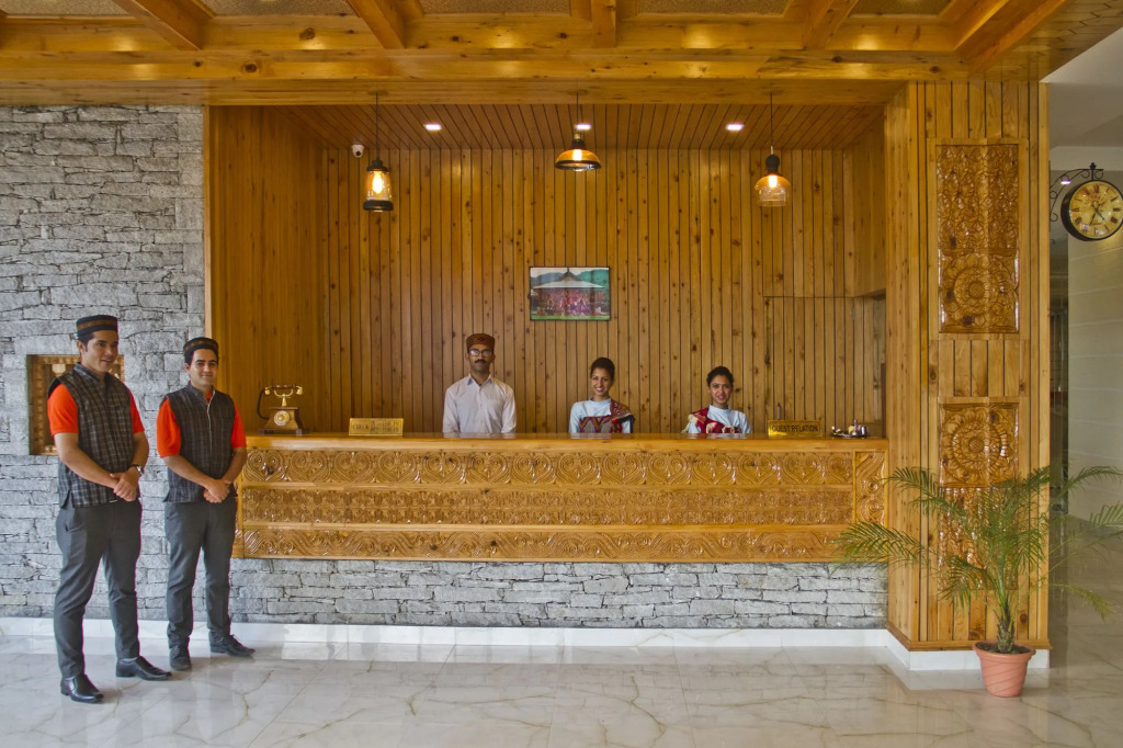 Snow Flakes Resort And Spa Centrally Heated Luxury Resort