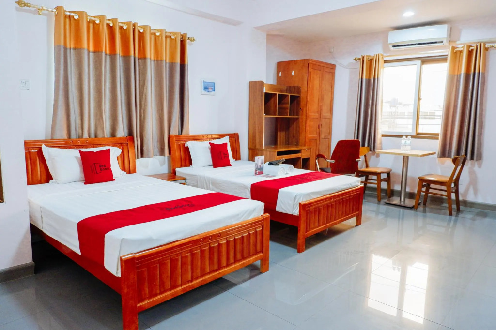 RedDoorz Plus near Camella La Brisa Lapulapu