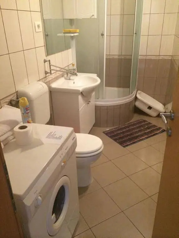 Apartment Goge