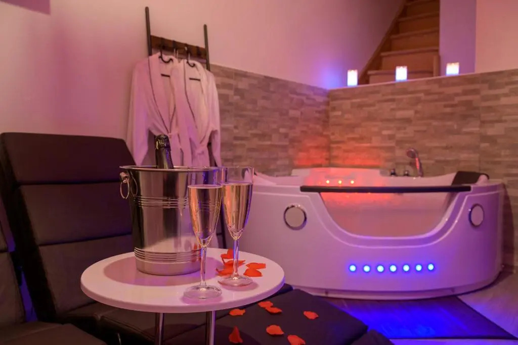 Love Room - Suite romantique avec spa privatif