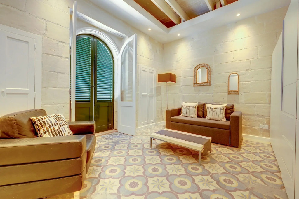 Central 1BR Apartment in Valletta