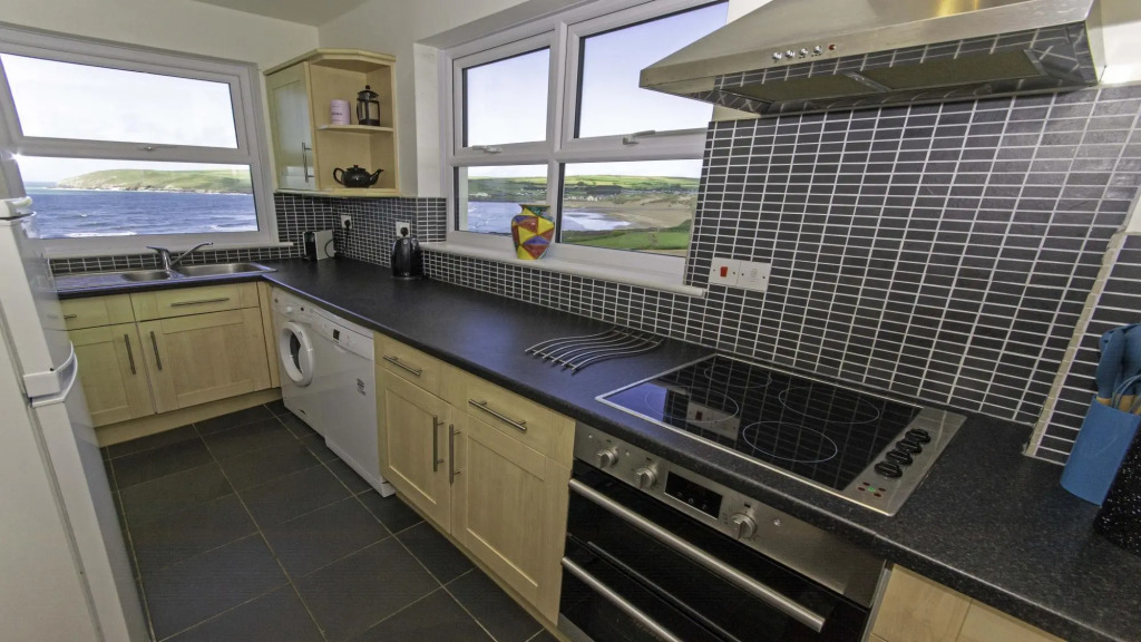 Stables & Breeze | 6 Bedrooms / Sleeps 13 | Sea Views