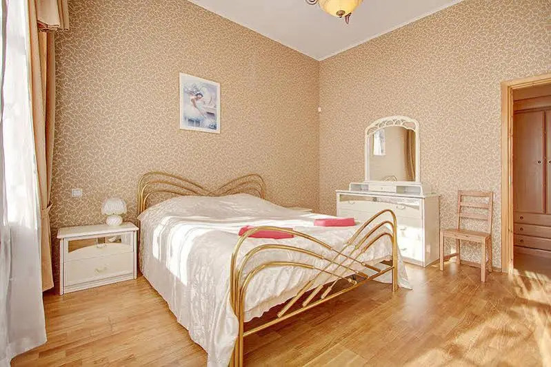 Stn Apartments Near Moskovsky Railway Station
