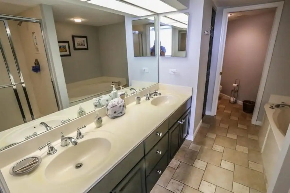 Ocean Harbor 504B