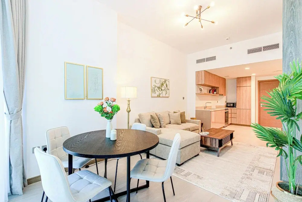 1BR Apt Residence Along Business Bay Canal