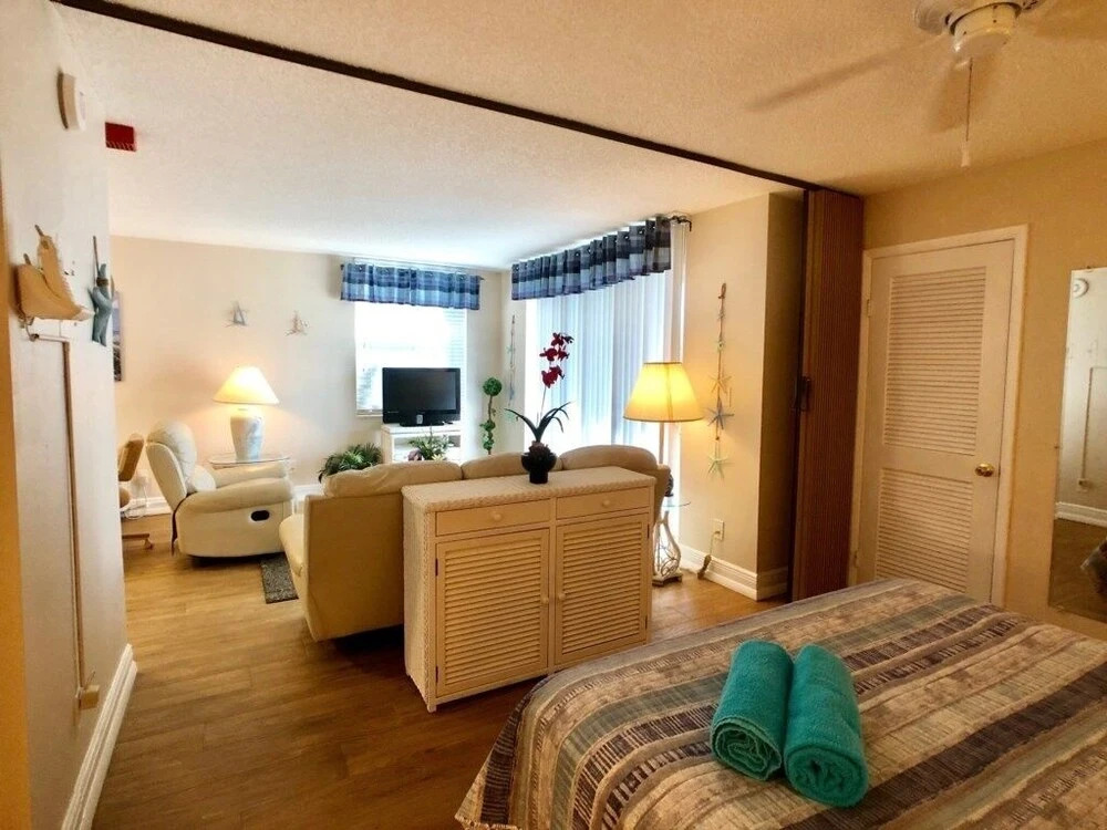 Garrett's Bonita Beach & Tennis Condo 1 Bedroom Condo by Redawning