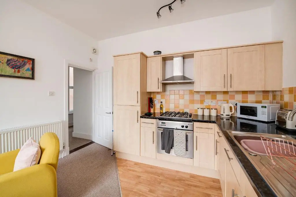 Bright 2 bedroom in Southsea. 8 min walk to seafront