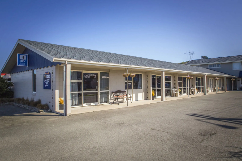 AAA Thames Court Motel