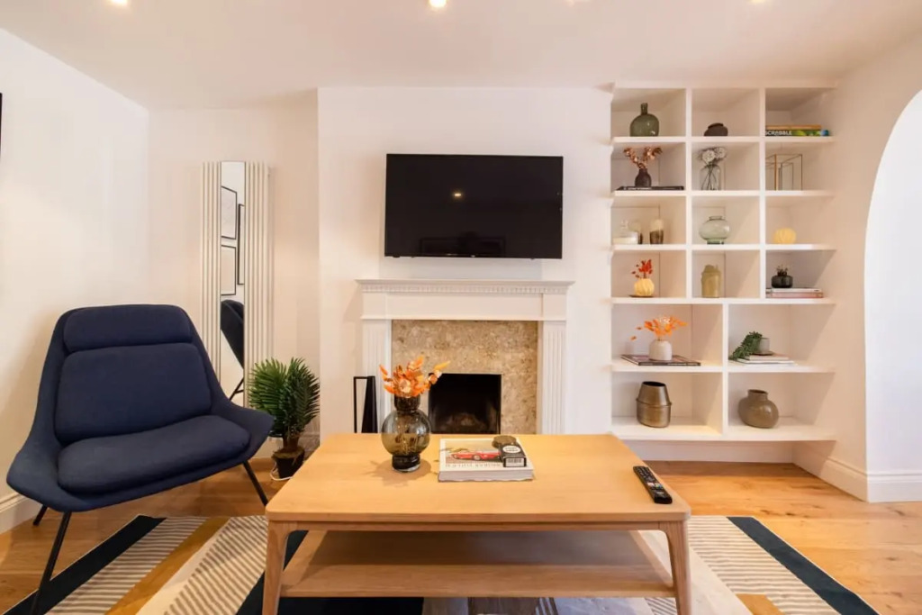 The West Hampstead Wonder  - Stunning 2BDR with Study Room and Garden