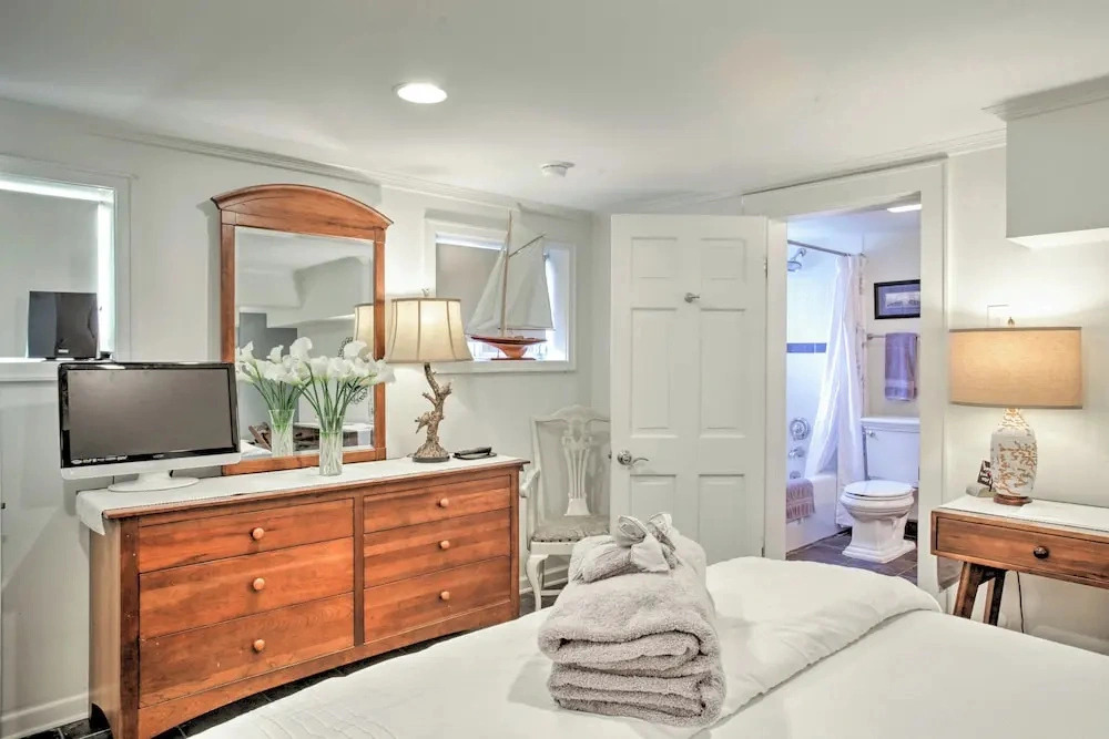 4 Mi to French Quarter: Nola Apt w/ Garden Patio