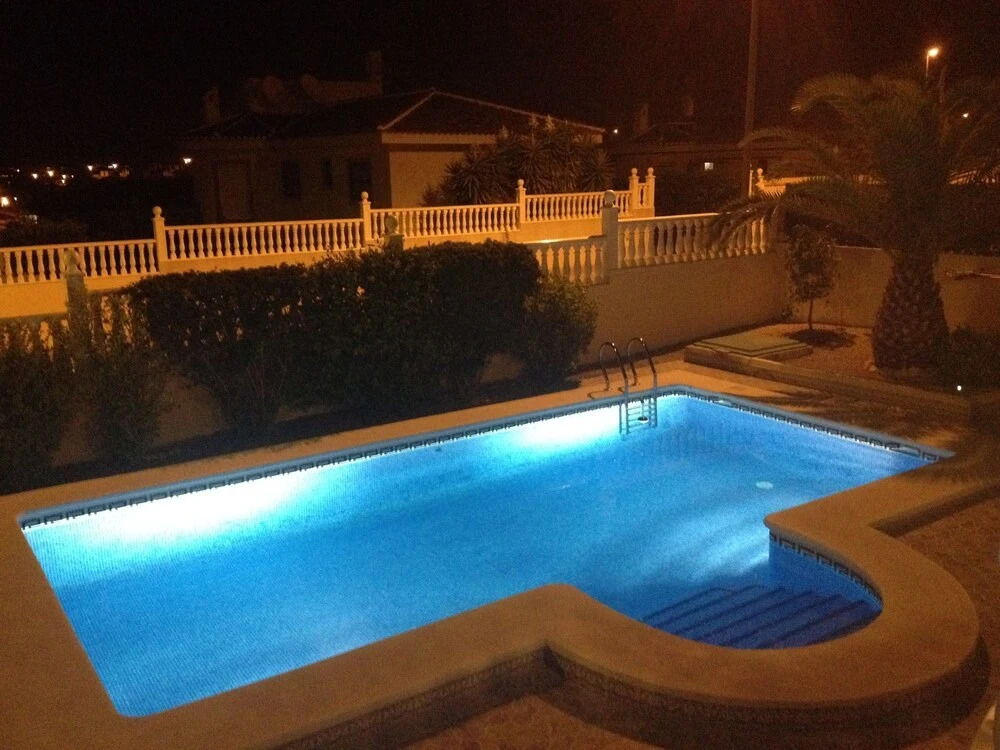 Large Villa With Private Pool and Five Bedrooms in Benijofar