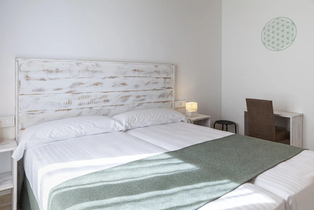 Ad Hoc Vitae Retreats & Health Only Adults