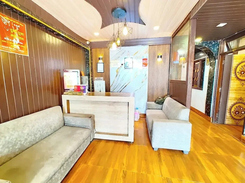 Hotel Flatties Mall Road Nainital