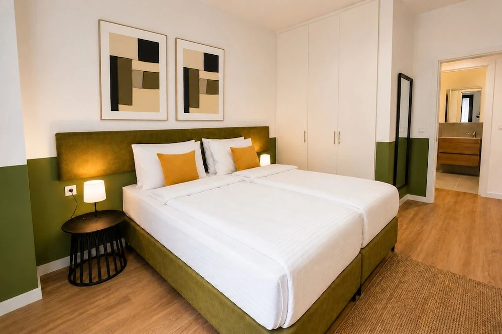 LIV - Upscale Athenian Apartment 1A