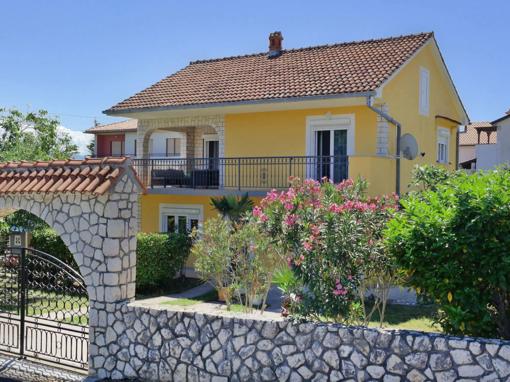 Scenic Holiday Home in Silo with Private Pool near Beach