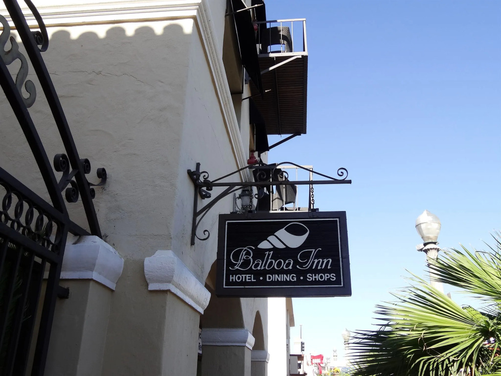 Balboa Inn, On The Beach At Newport