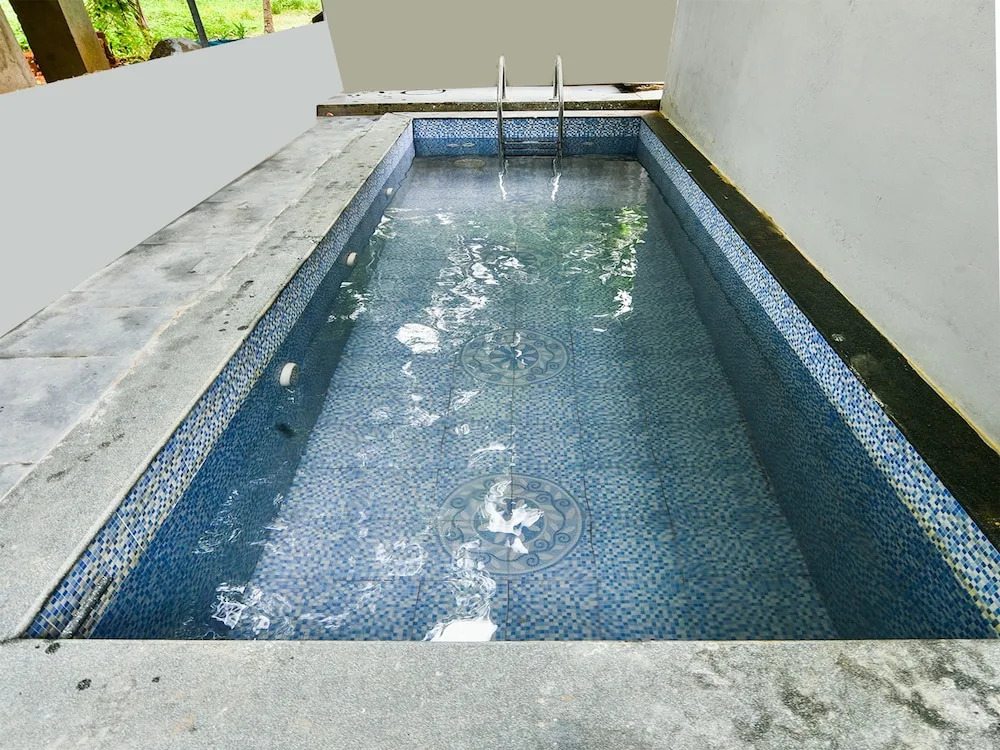 OYO 18823 Raj's Resort