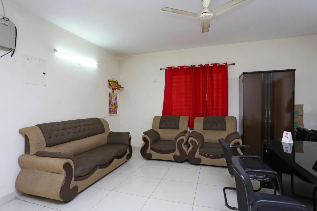 OYO 8587 Dwell Suites