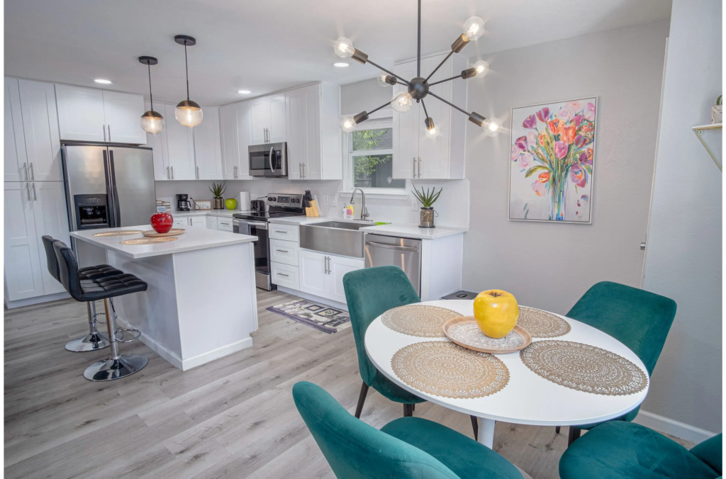 Freshly Remodeled 3BR 2BA Near Fantastic Downtown
