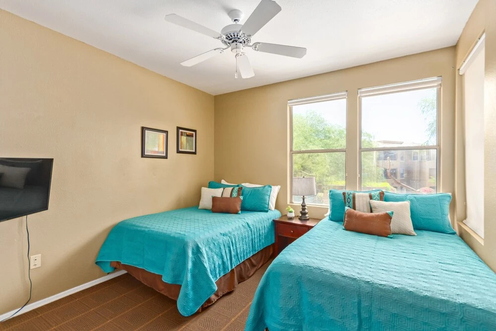 The Edge #2111 Scottsdale 3 Bedroom Condo by Redawning