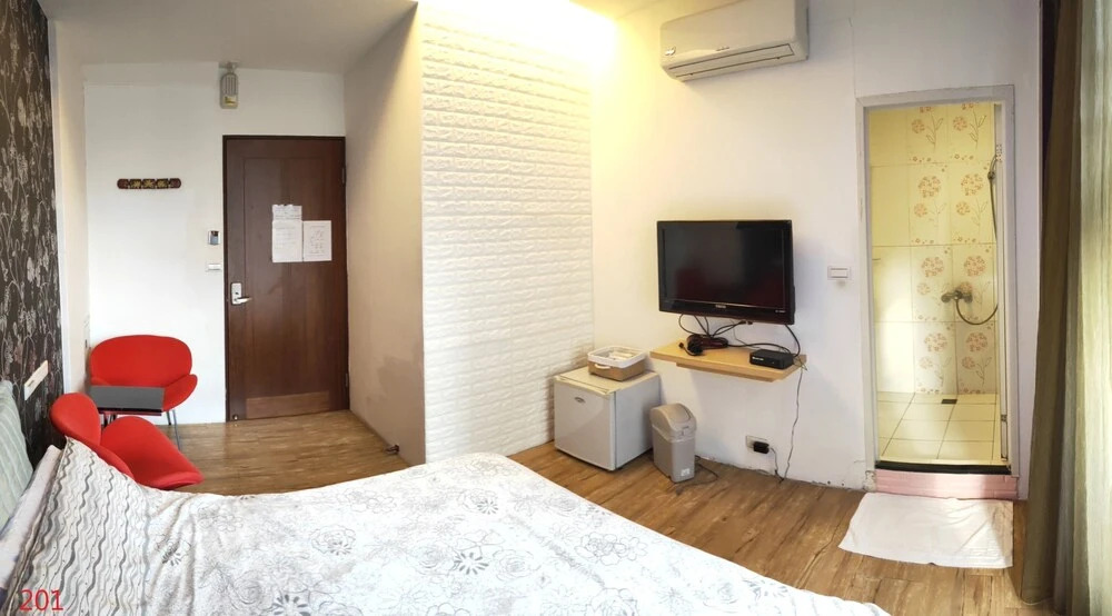 Come and Play Guesthouse