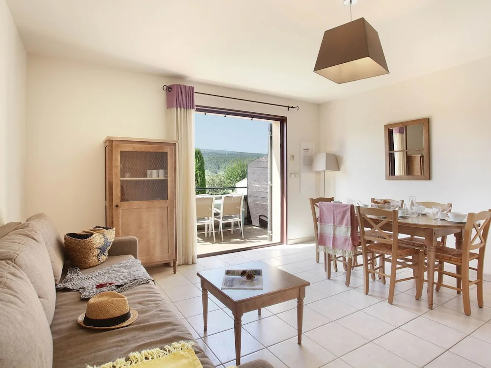 Apartment in Bonnieux Near Lavender Fields