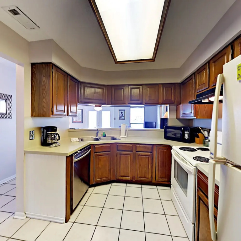 Fortuna Bay 1 - One Bedroom Condo