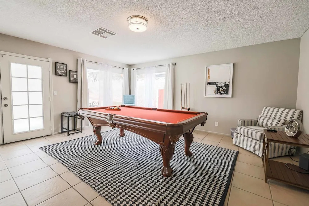 Vegas Delight | Lovely 4Bd w/ Sparkling Pool!