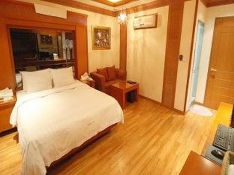 Hotel Lust