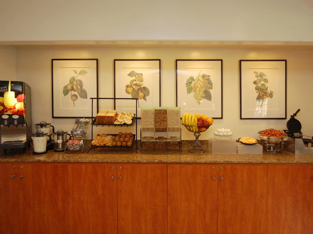Comfort Inn & Suites San Francisco Airport North