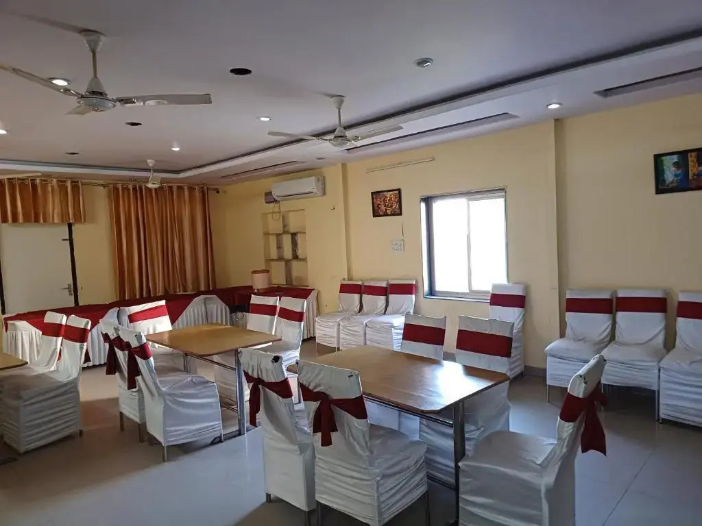 Hotel Chhavi Holidays