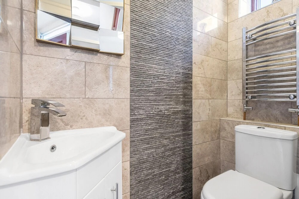 Canton Street - Deluxe Guest Room 3