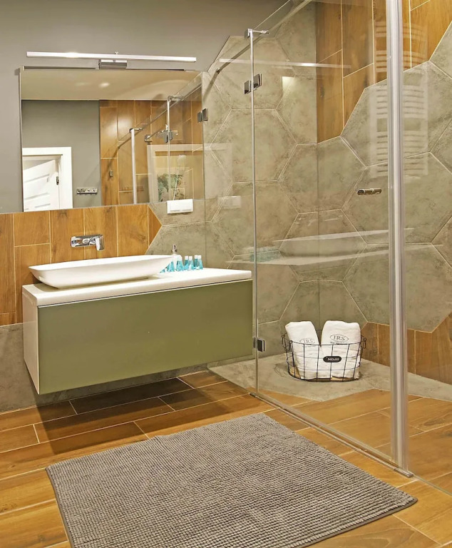 IRS ROYAL APARTMENTS - IRS Brabank